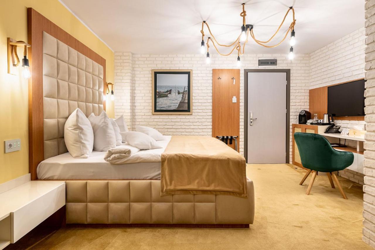 Razelm Luxury 4*